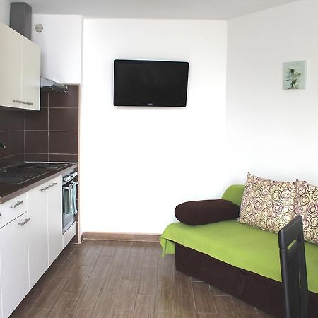 Apartment Maja Krk Town Exterior foto