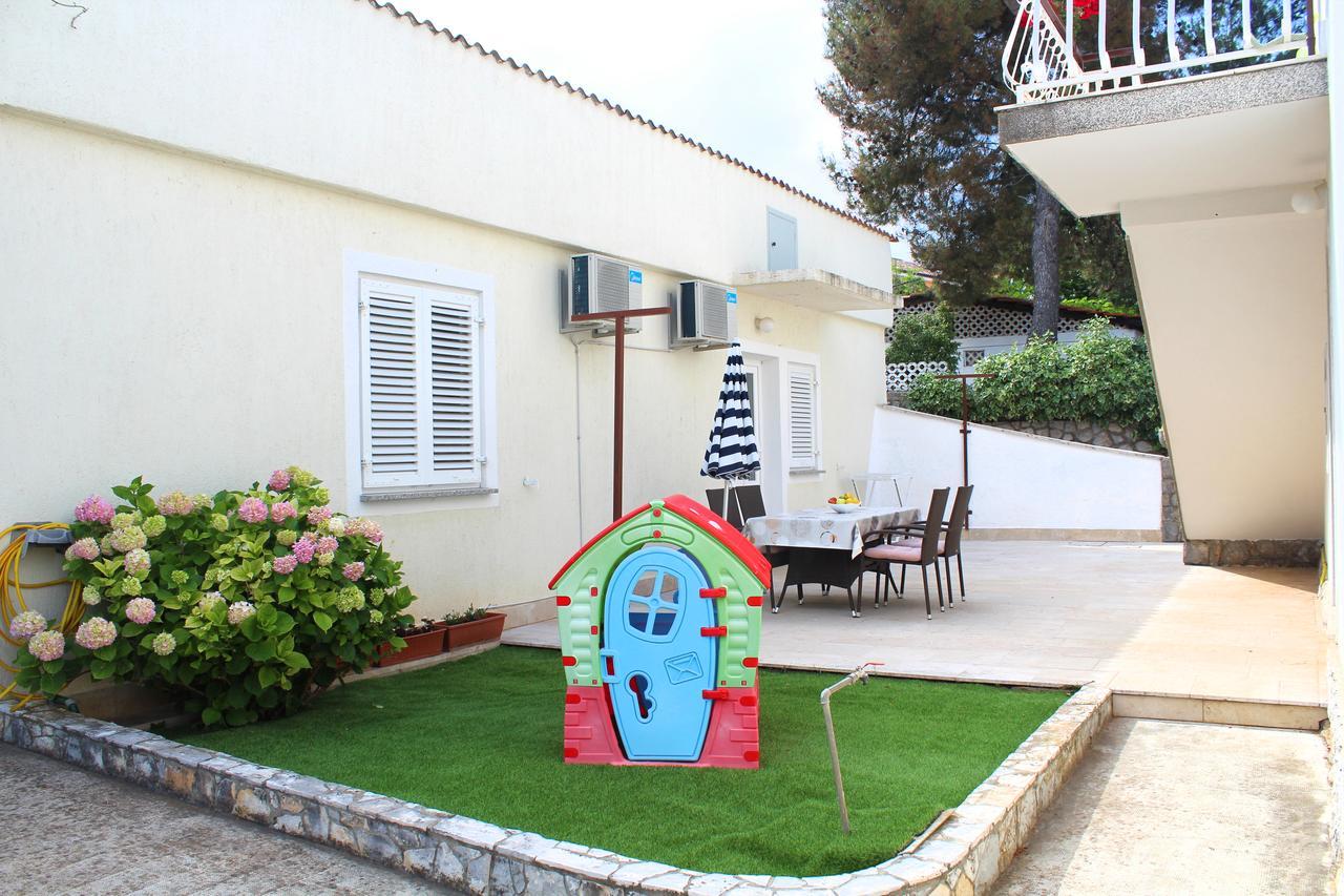 Apartment Maja Krk Town Exterior foto